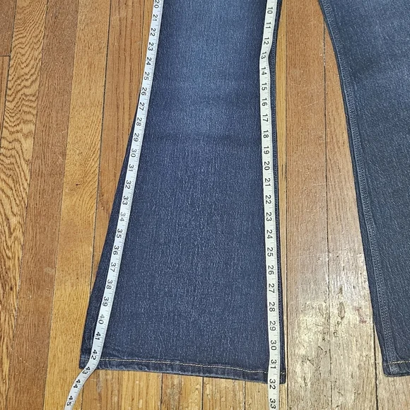 Wrangler Dark Blue Women's Flare Jeans /high-rise fierce flare/Size 6/28X32 - Picture 14 of 16